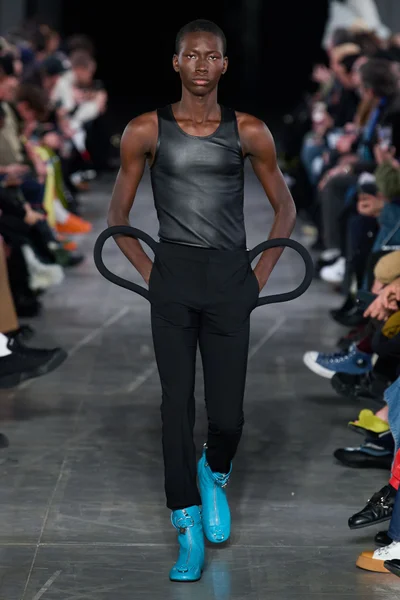 Look 17